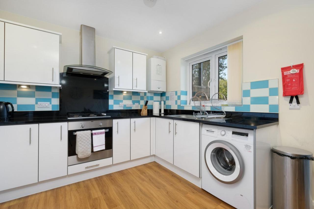 London Heathrow Living Serviced By Ferndale Apartment