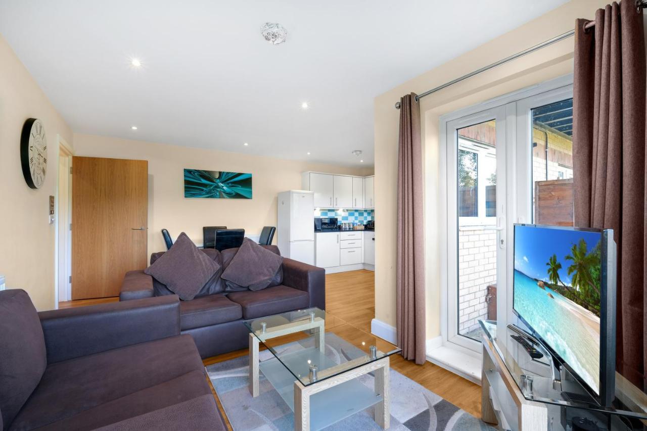 London Heathrow Living Serviced By Ferndale Apartment *