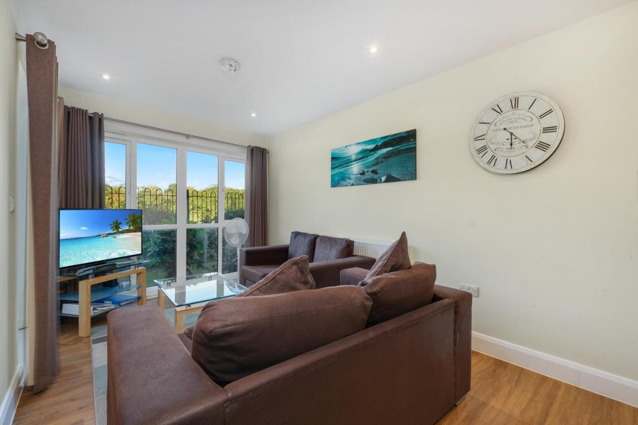 London Heathrow Living Serviced By Ferndale *