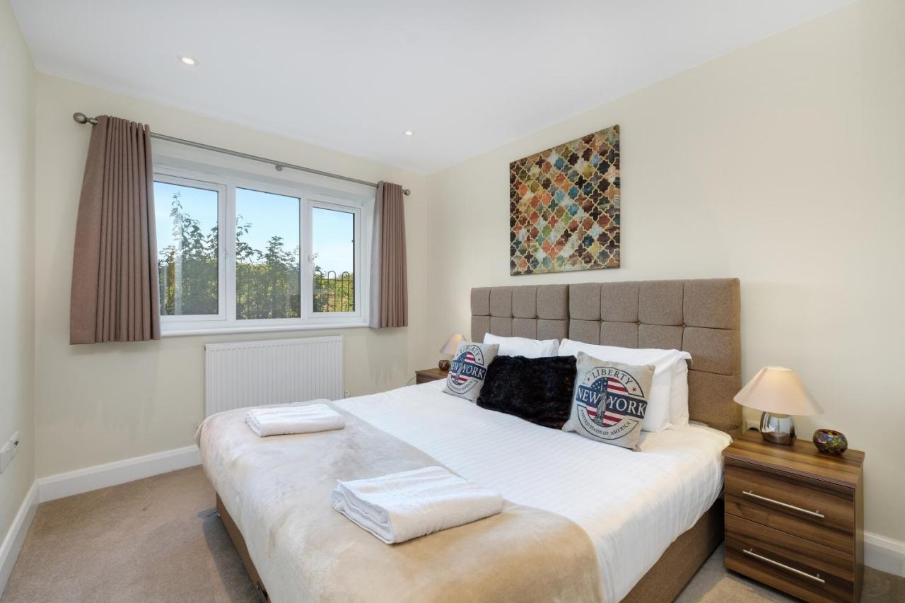 London Heathrow Living Serviced By Ferndale *