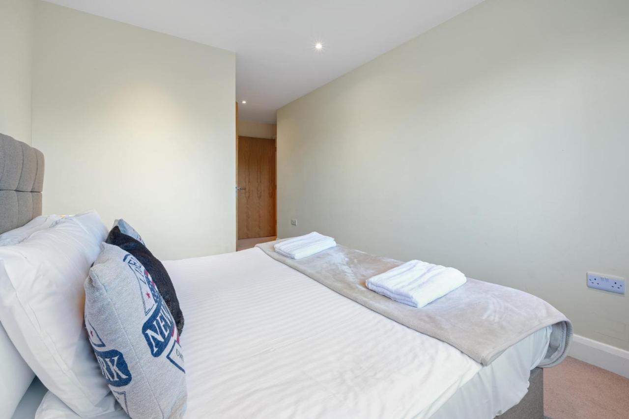 London Heathrow Living Serviced By Ferndale Apartment