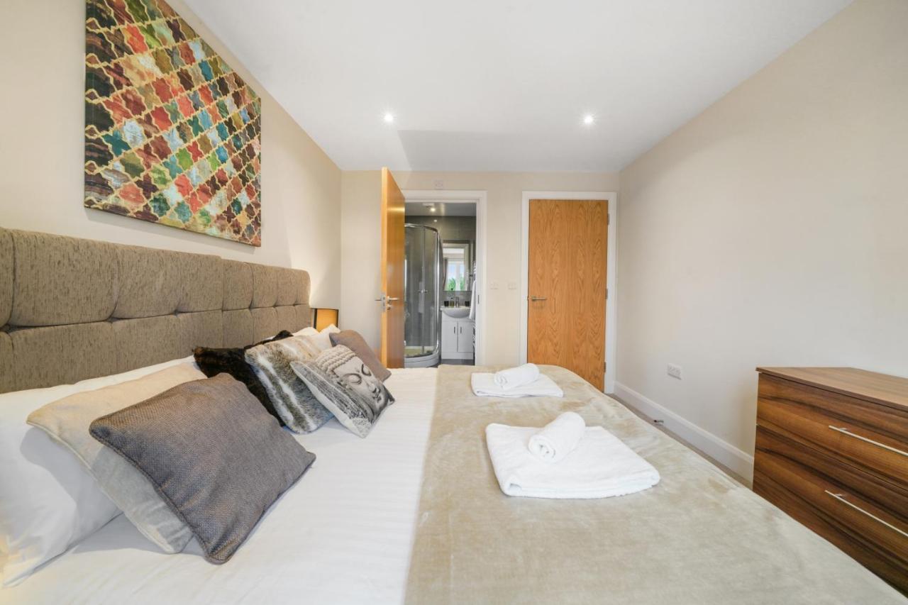 London Heathrow Living Serviced By Ferndale