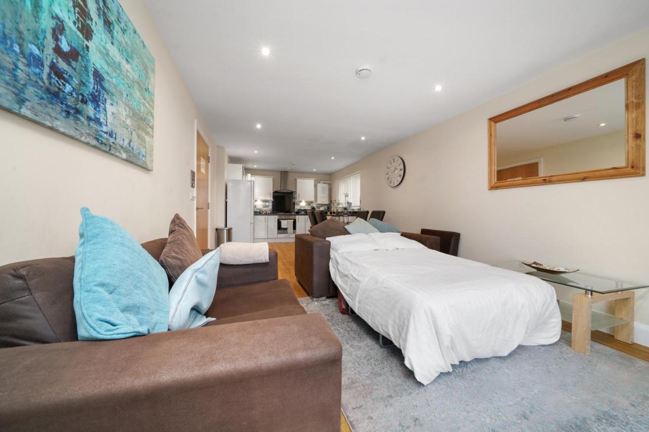 London Heathrow Living Serviced By Ferndale Apartment *