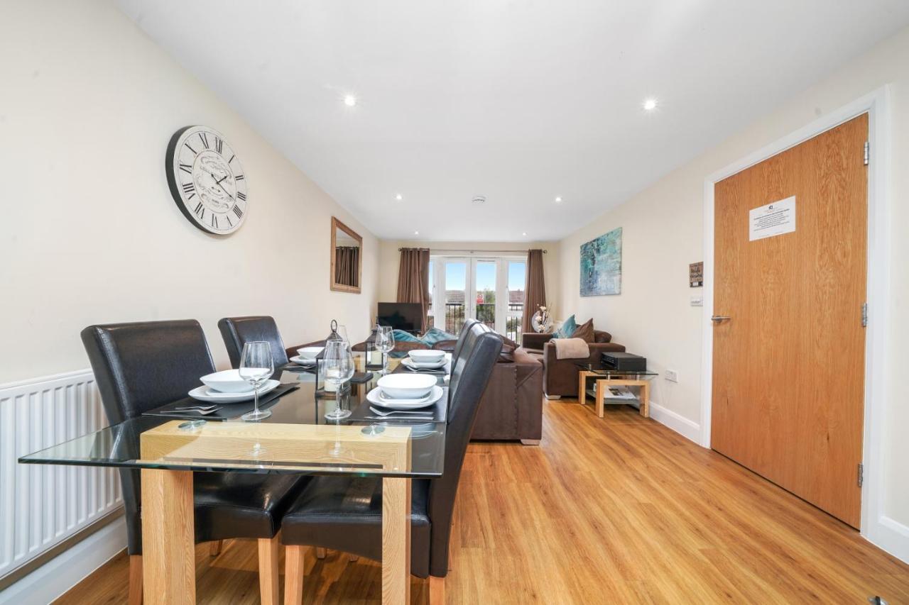 London Heathrow Living Serviced By Ferndale Apartment *