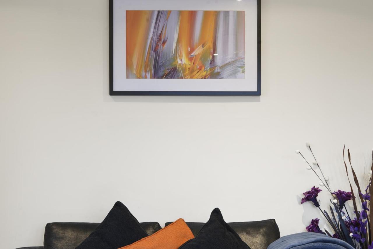London Heathrow Living Serviced By Ferndale