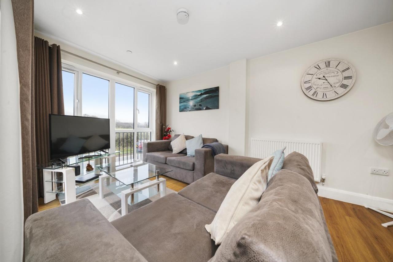 London Heathrow Living Serviced By Ferndale Apartment *