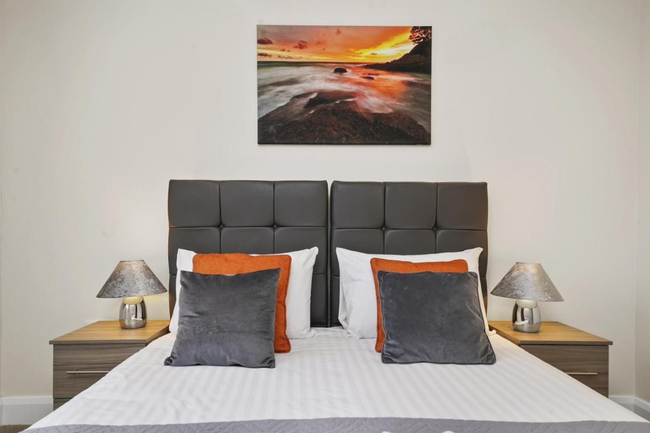 London Heathrow Living Serviced By Ferndale Apartment *
