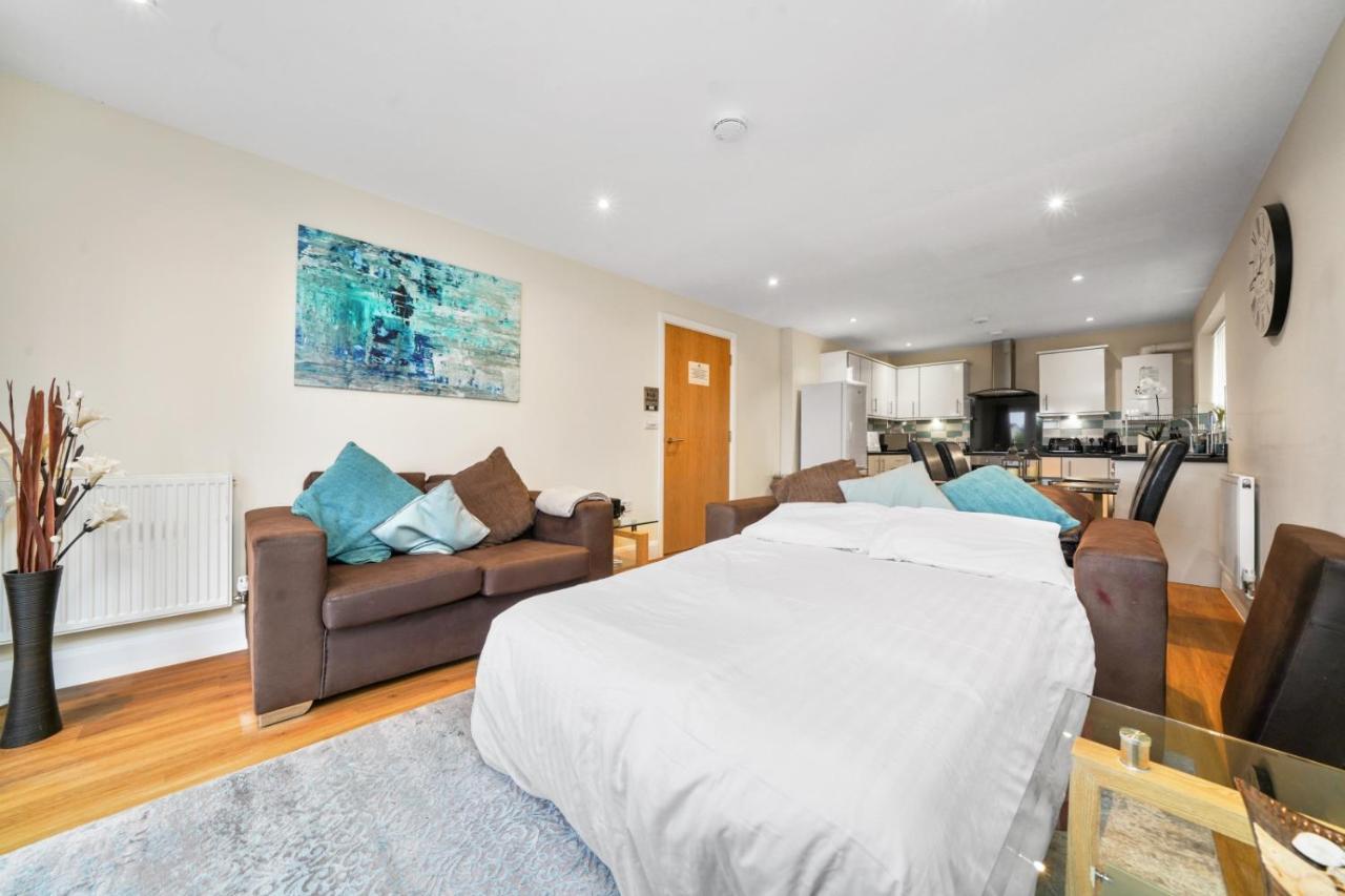 London Heathrow Living Serviced By Ferndale Stanwell